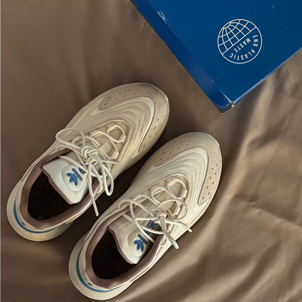 Adidas Ozelia